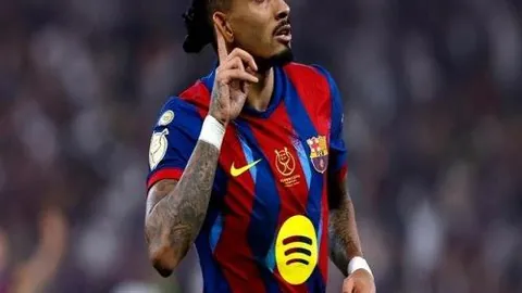 李铁前国足主帅涉嫌1.2亿巨款，被判刑20年！